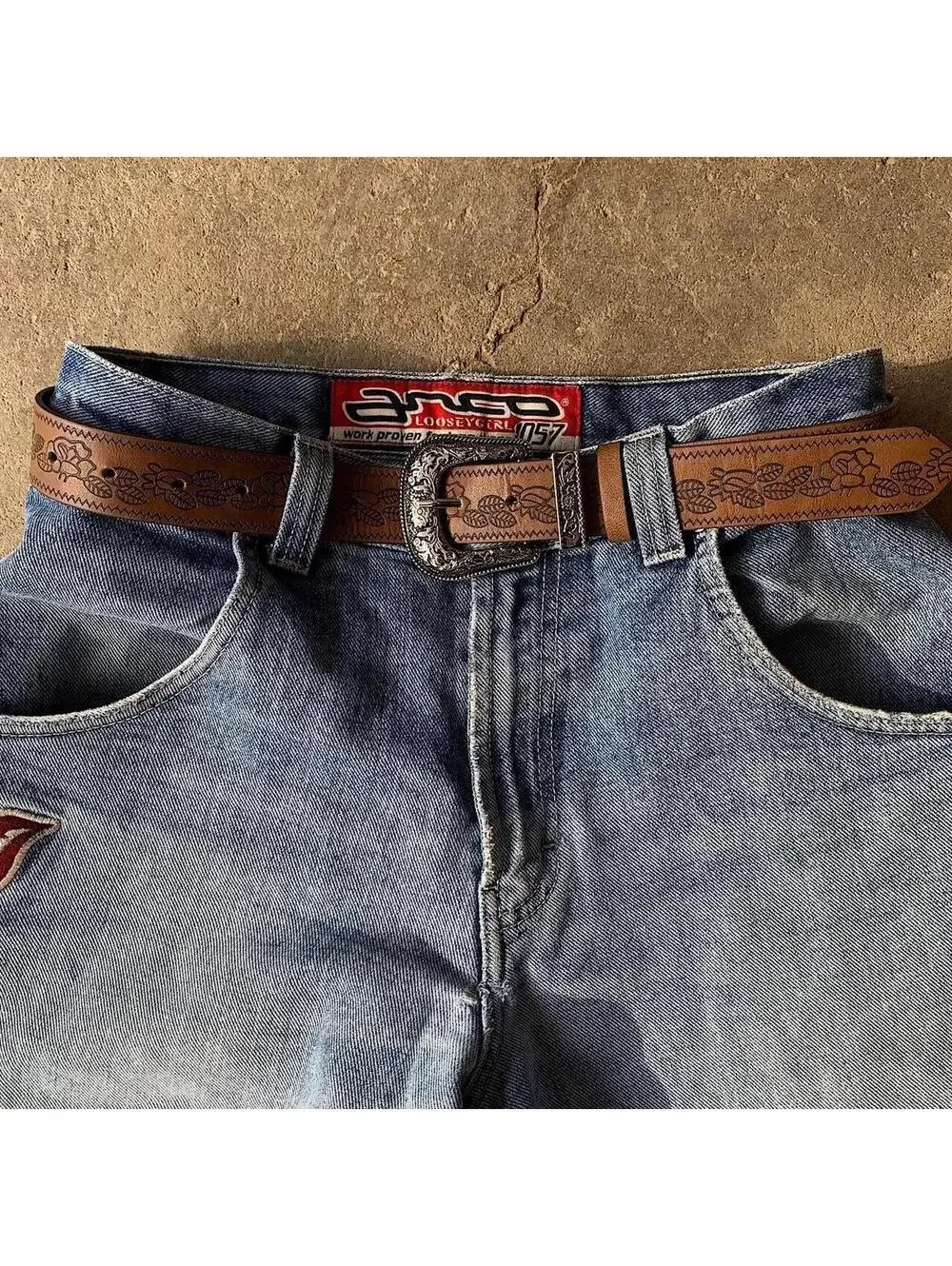American Western vintage style brown belt. 38 inches length. 1 inch width. Fits